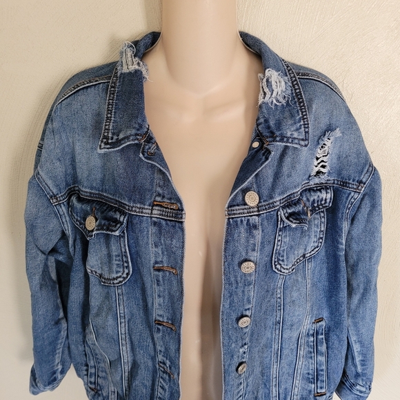 Refuge Distressed Medium Wash Trucker Denim Jean Jacket Size Women's Medium - Picture 3 of 9